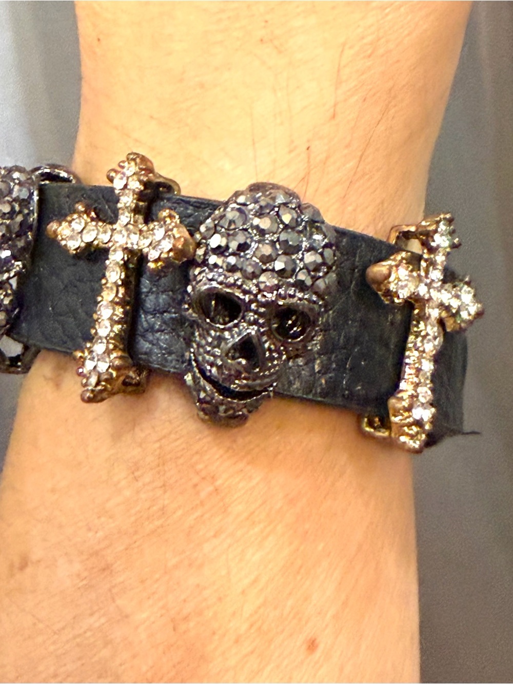Black Skull & Crossbones Leather Snap Bracelet